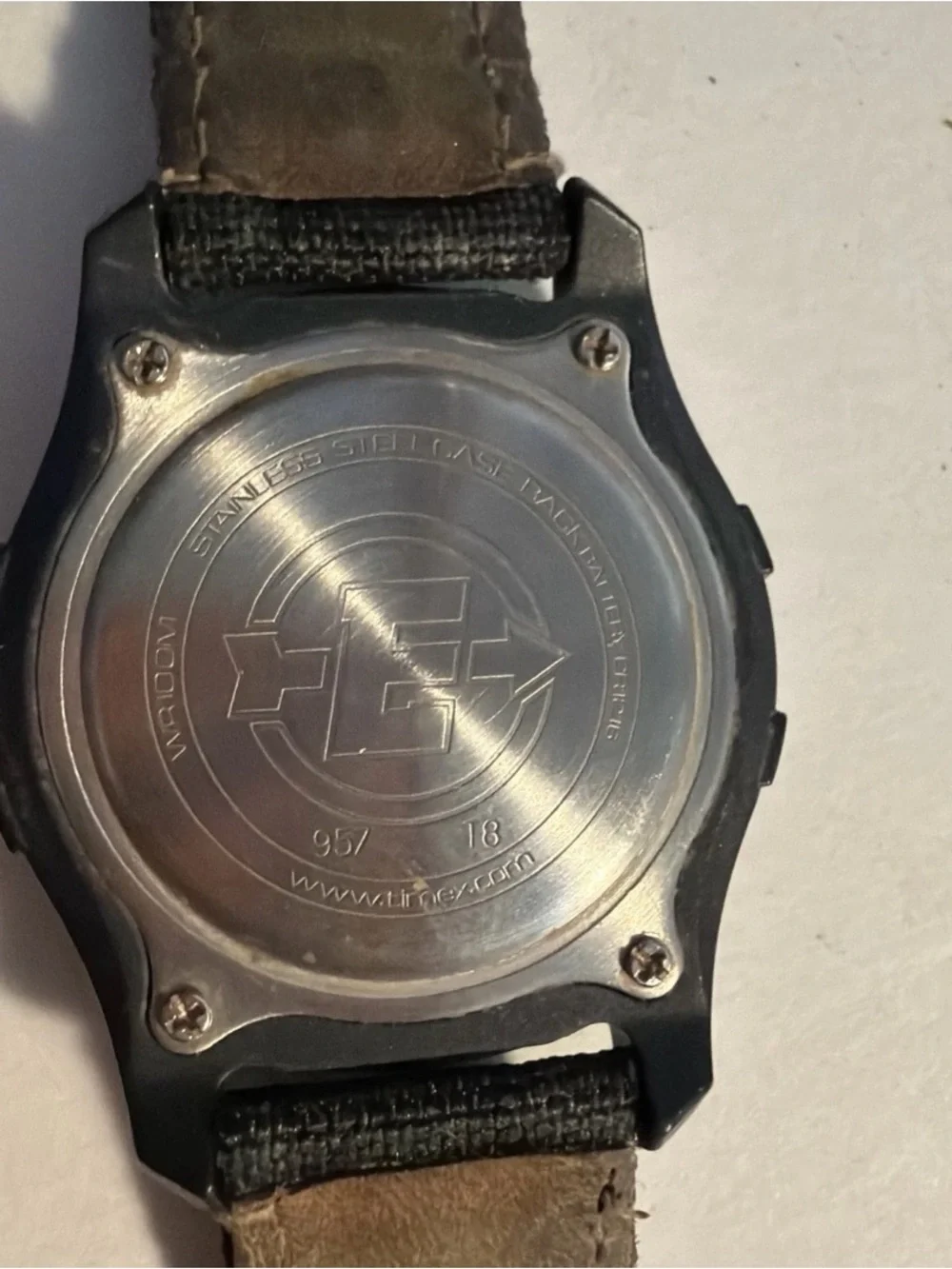 Timex Black Dial Field Watch with Black Canvas Strap not sure if it works
